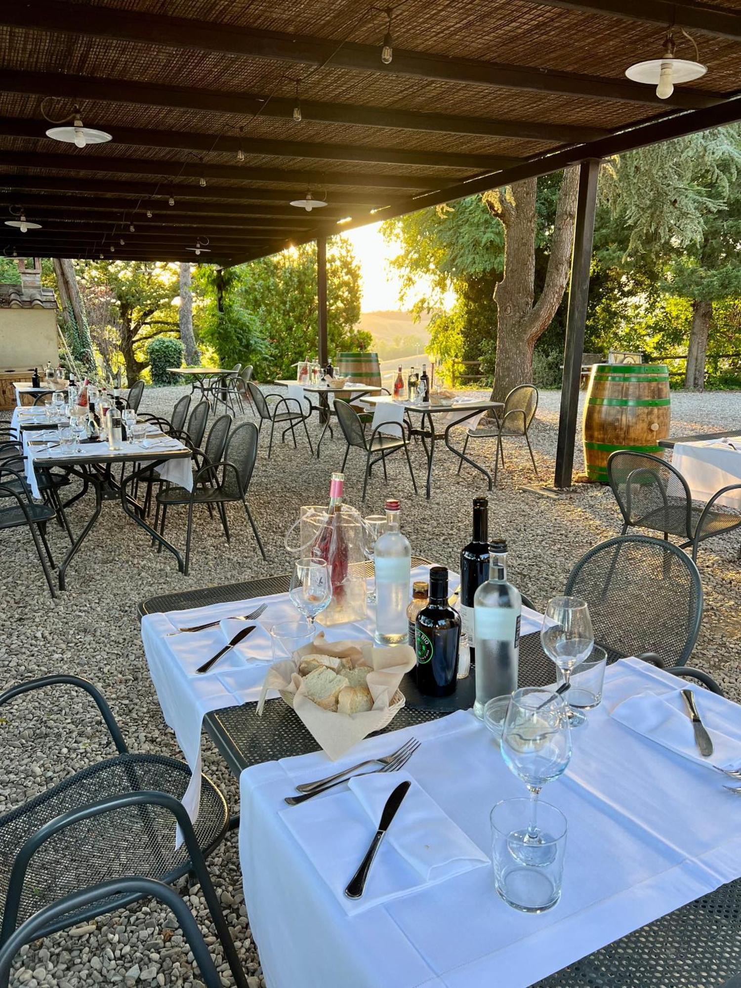 Agriturismo Pometti - Fattoria La Selva Trequanda Exteriör bild